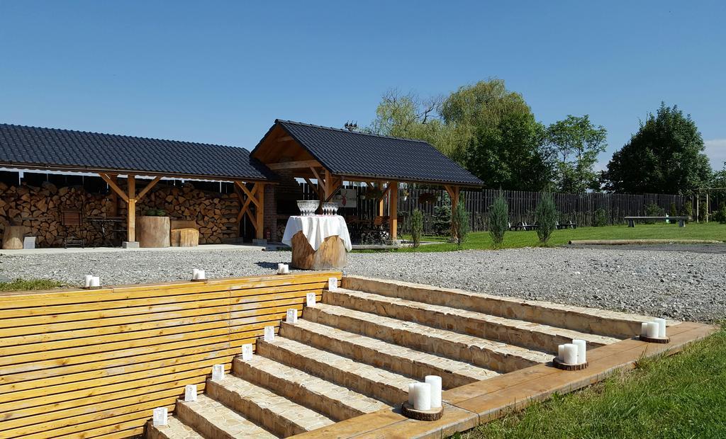 Villa Swiss Sacele Exterior photo