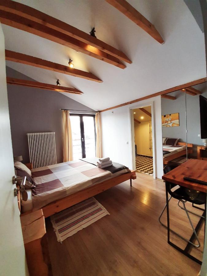 Villa Swiss Sacele Exterior photo